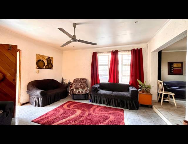 4 BEDROOM HOUSE FOR SALE IN DALPARK EXT 1